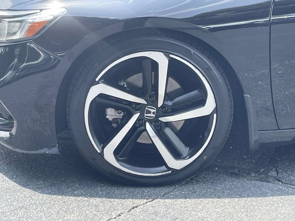 Used 2018 Honda Accord Sport image 11