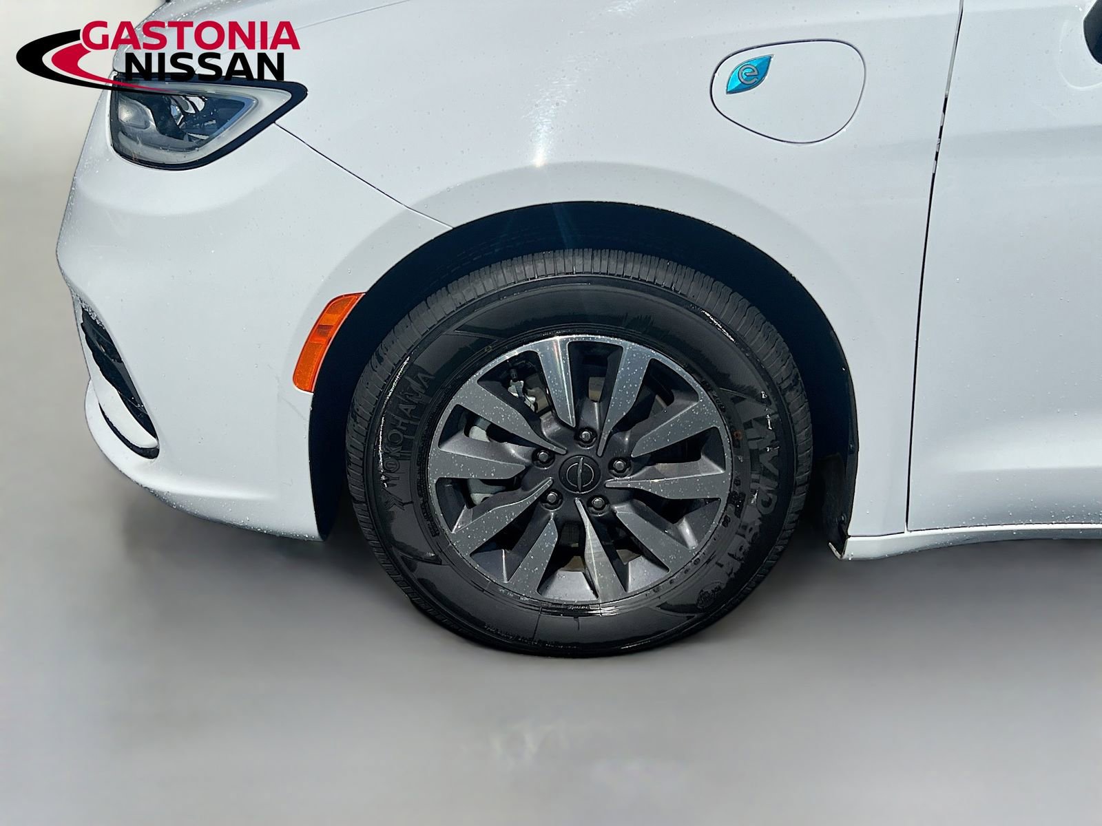 Used 2024 Chrysler Pacifica Limited FWD image 42
