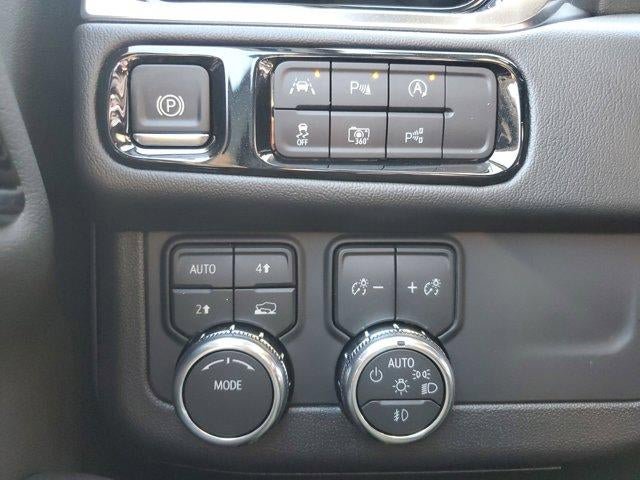 New 2026 GMC Yukon XL Denali w/ Sun & Power Step Package image 30