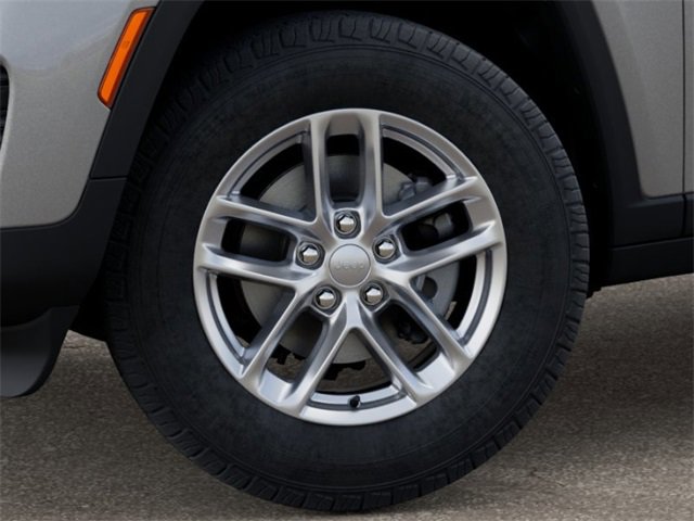 New 2025 Jeep Grand Cherokee Laredo X image 8