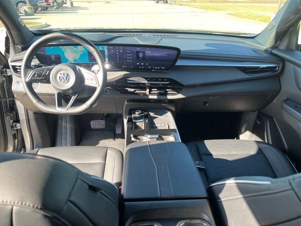Used 2025 Buick Enclave Sport Touring image 13