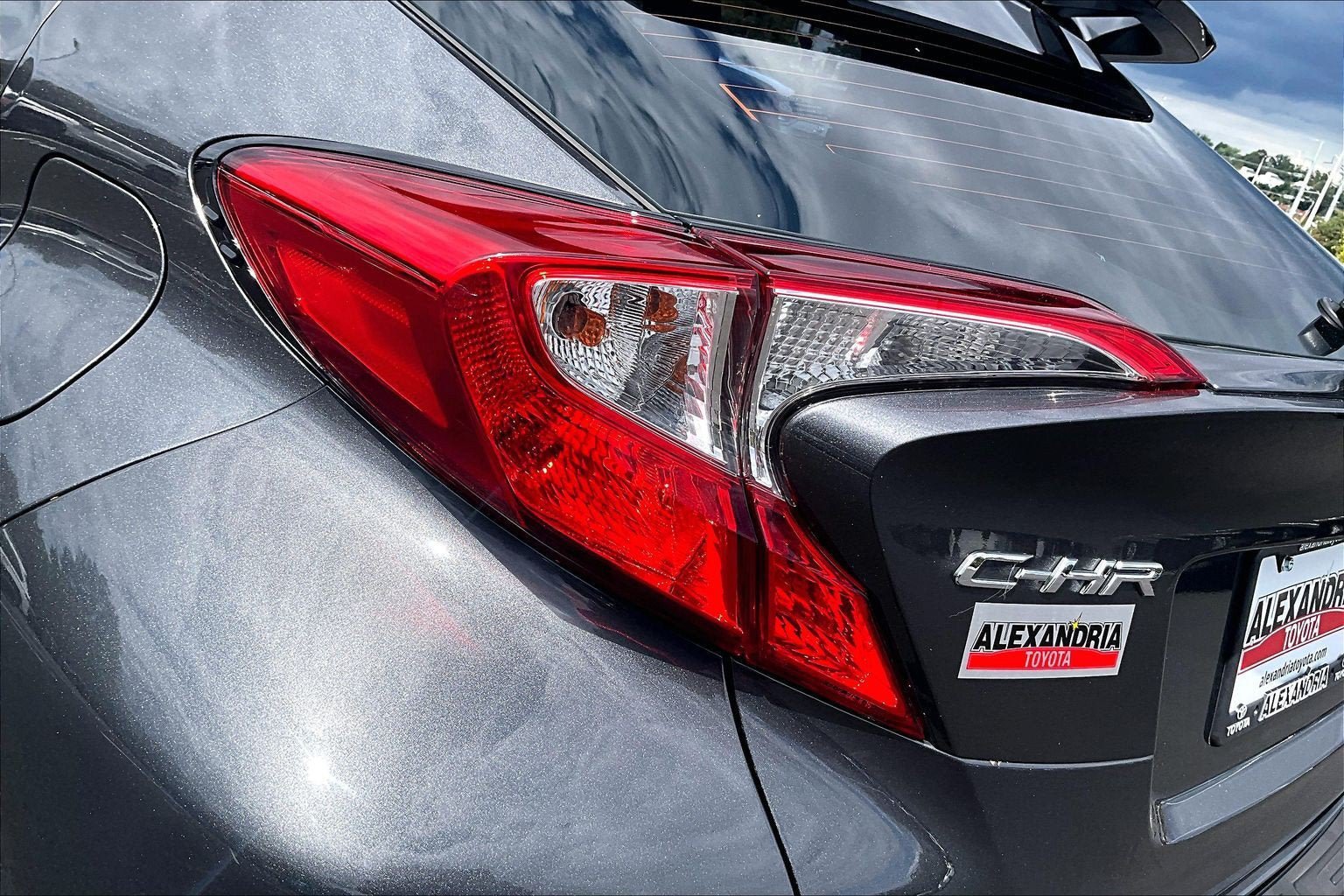 Used 2022 Toyota C-HR XLE FWD image 26