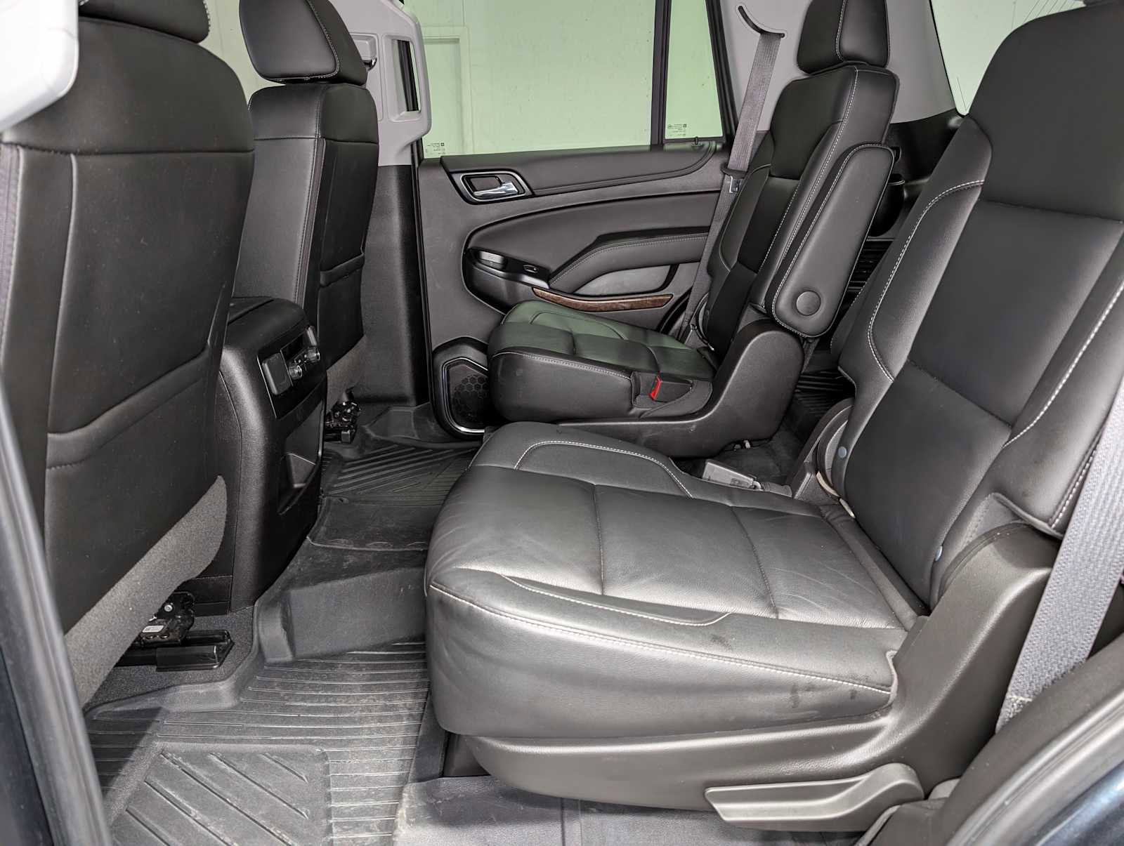 Used 2019 Chevrolet Tahoe LT w/ RST Edition AWD/4WD image 22