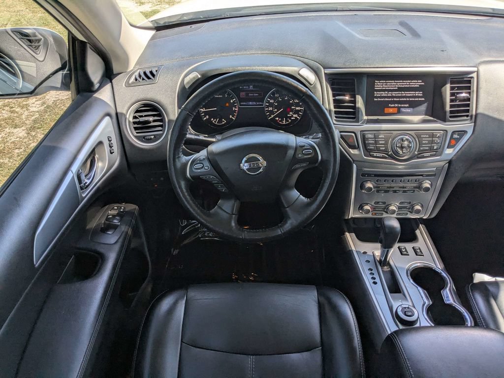 Used 2020 Nissan Pathfinder SL AWD/4WD image 16