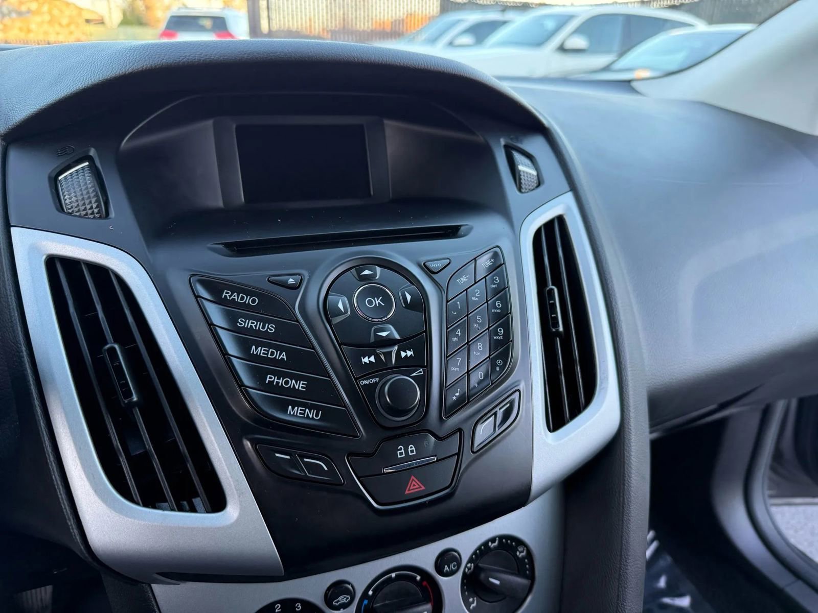 Used 2014 Ford Focus SE w/ SE Sport Package image 18