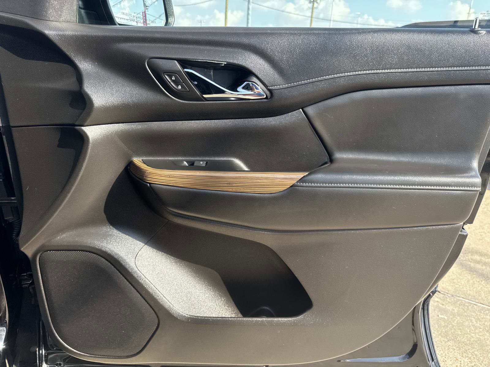 Used 2023 GMC Acadia SLE w/ Driver Convenience Package image 13