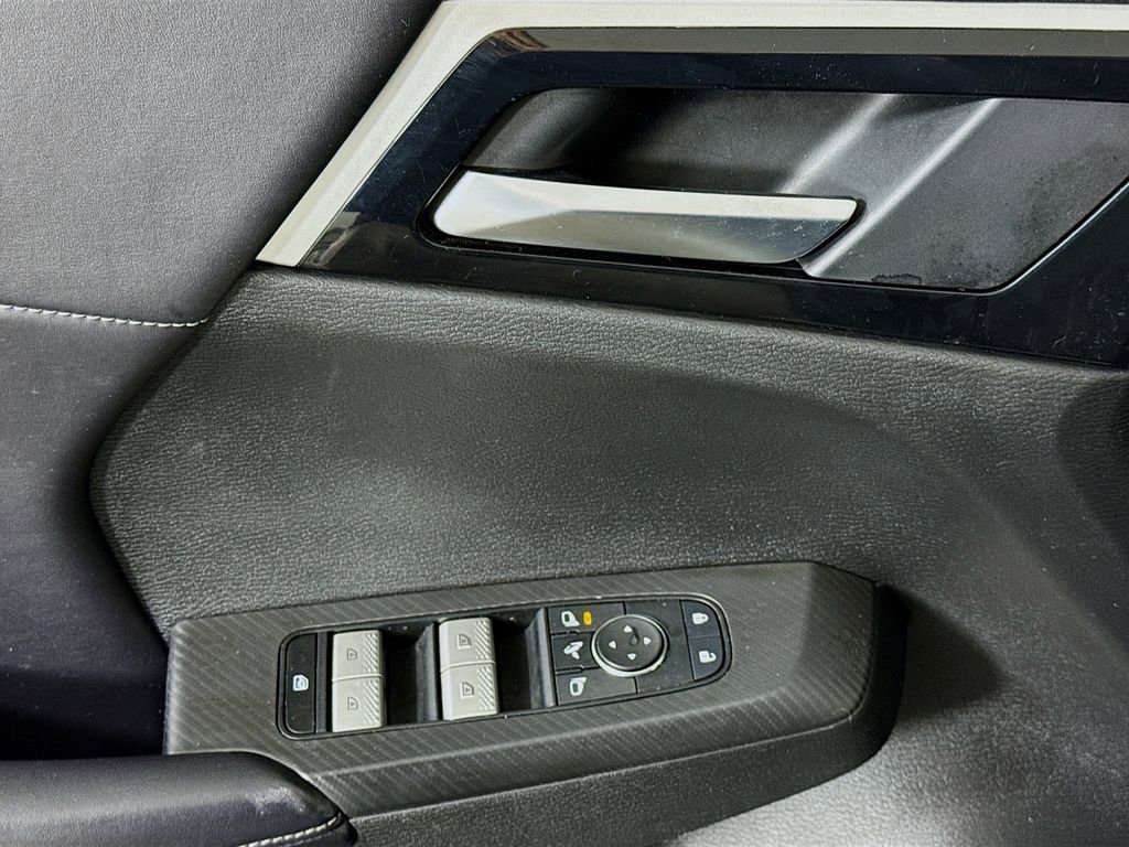 Used 2024 Mitsubishi Outlander SE Black Edition AWD/4WD image 25