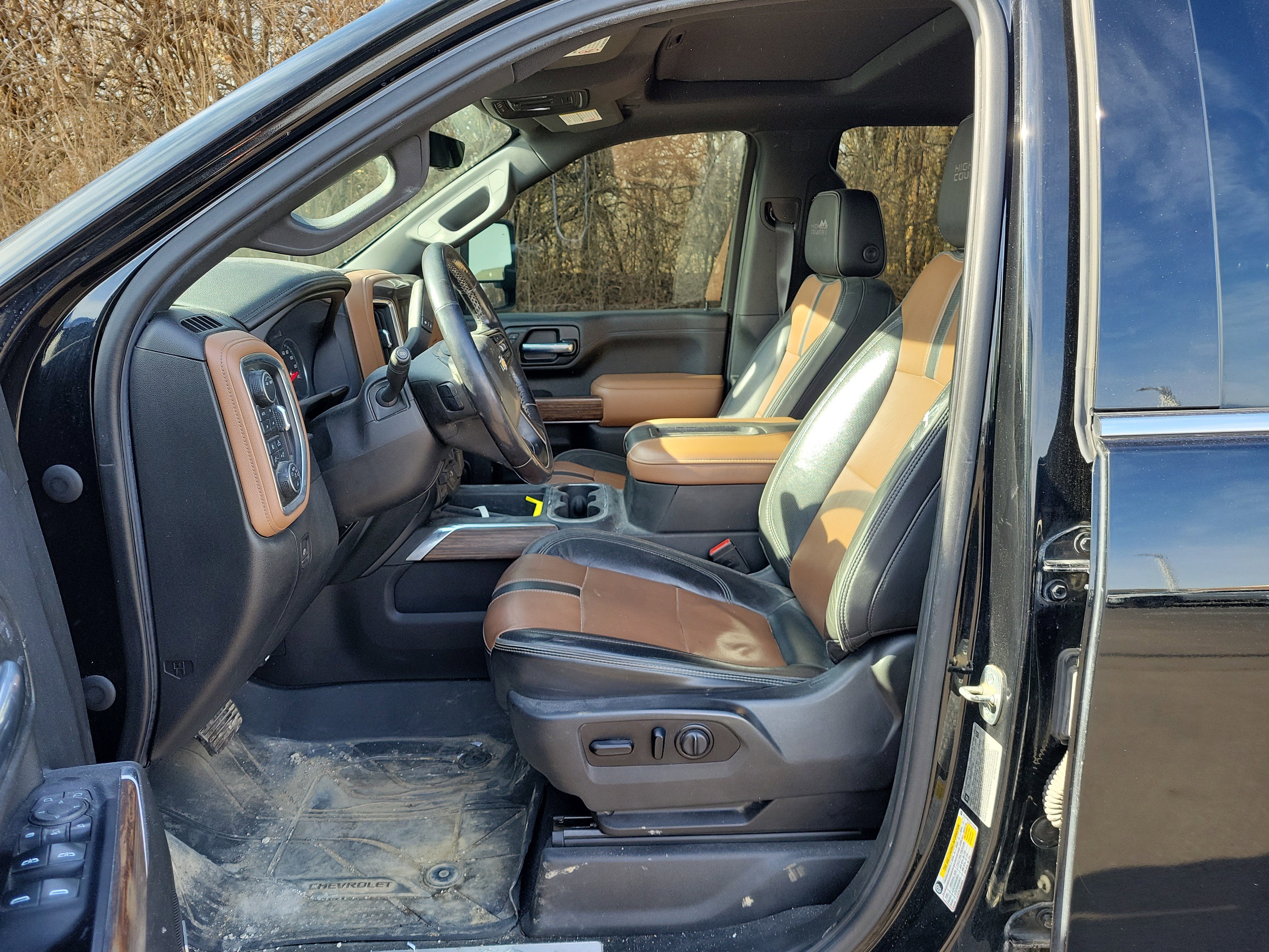 Used 2020 Chevrolet Silverado 2500 High Country image 13