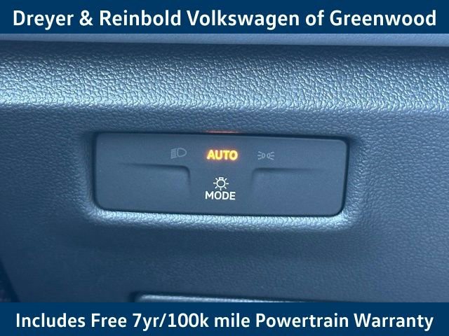 New 2025 Volkswagen Tiguan SE R-Line image 18