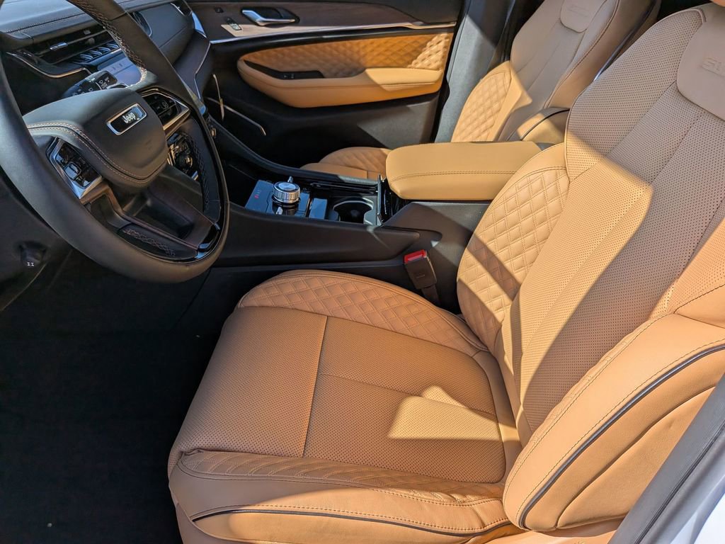 New 2025 Jeep Grand Cherokee Summit w/ Adv Protech Group IV image 15