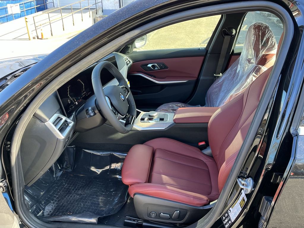 Used 2025 BMW 330i xDrive Sedan w/ Convenience Package image 11