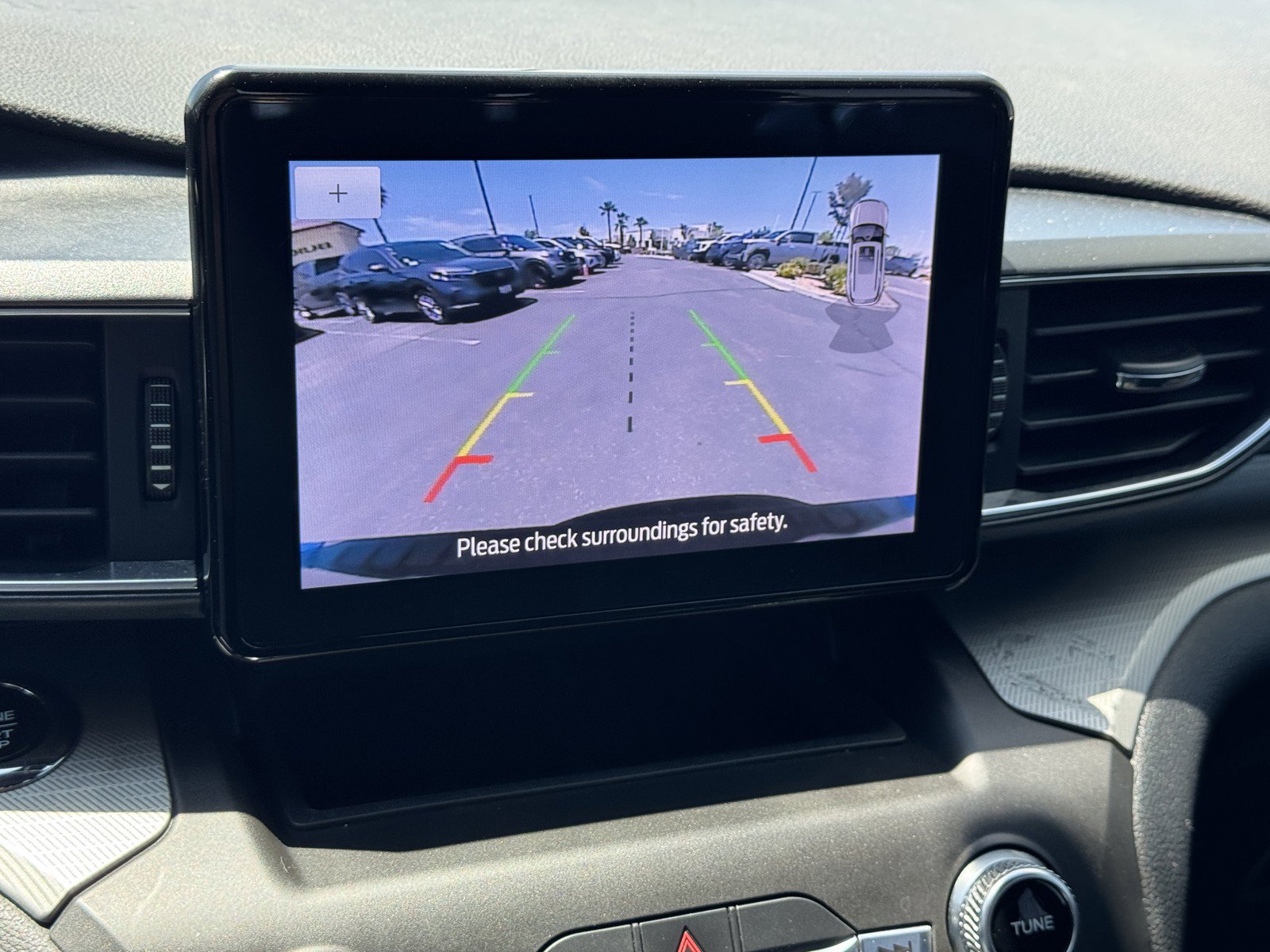 Used 2020 Ford Explorer XLT w/ Equipment Group 202A AWD/4WD image 16