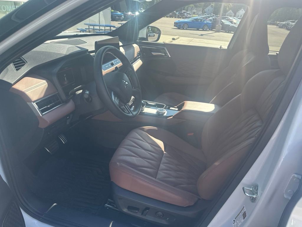 Used 2025 Mitsubishi Outlander SEL AWD/4WD image 14