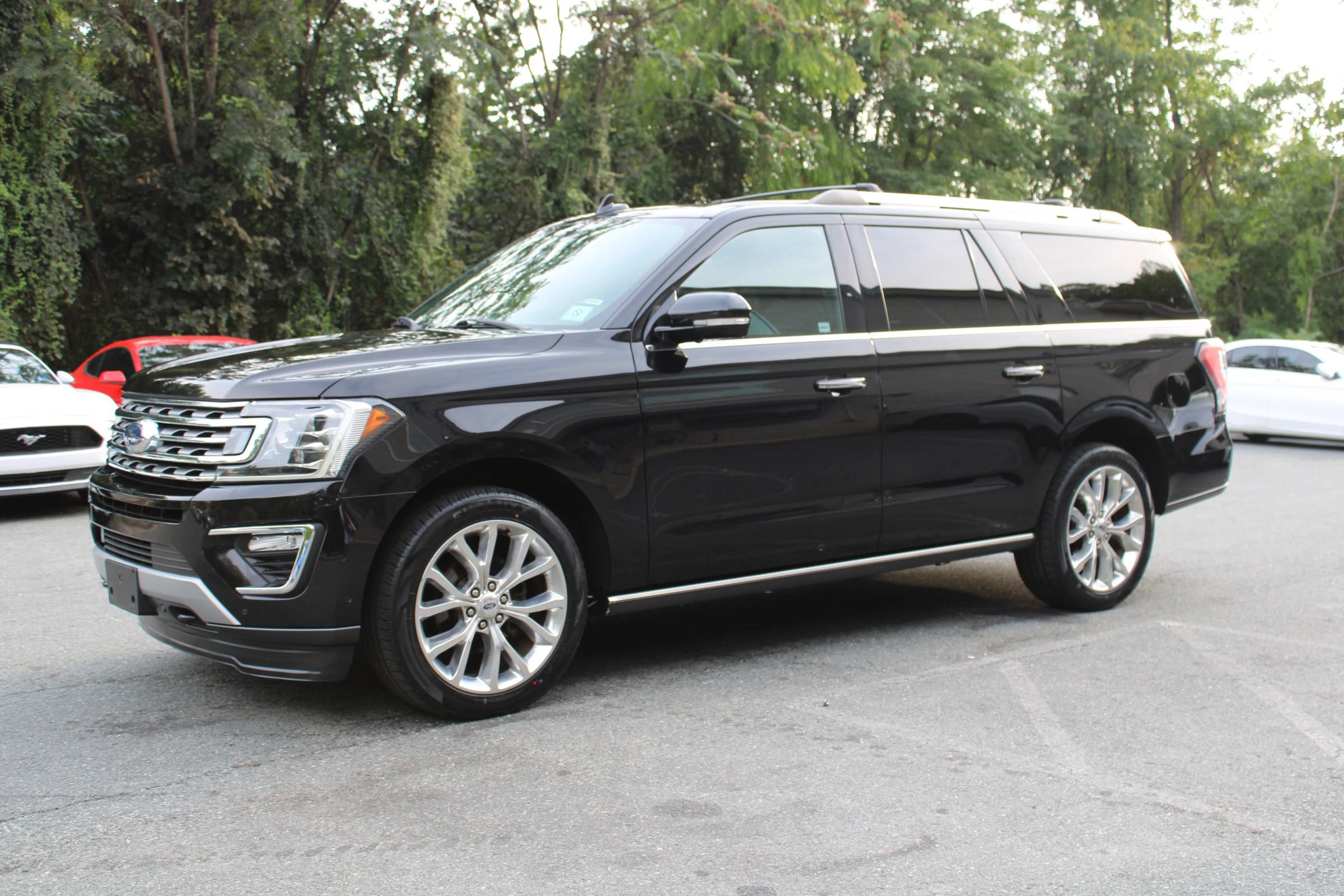 Used 2019 Ford Expedition Max Limited w/ Equipment Group 302A AWD/4WD image 4