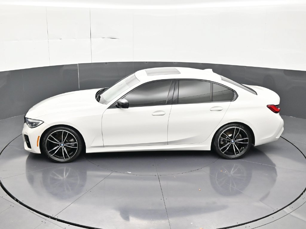 Used 2021 BMW 330i Sedan w/ M Sport Package RWD image 17