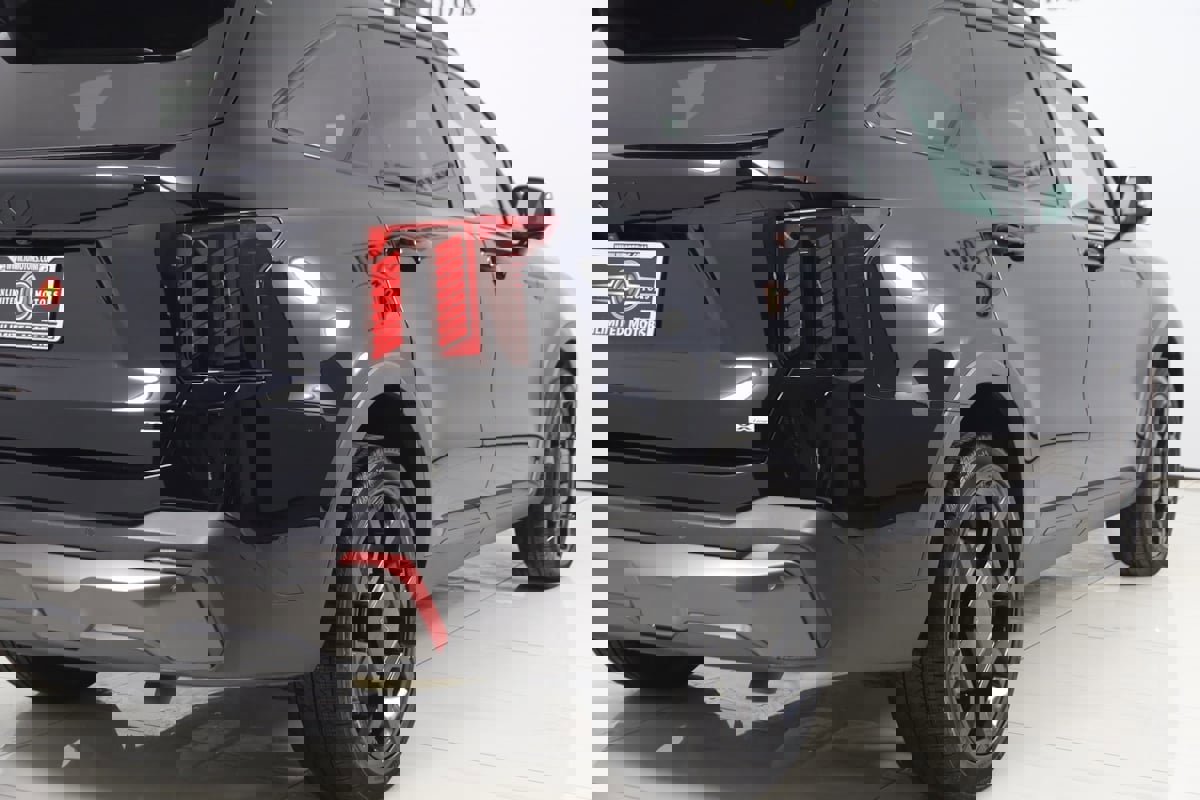 Used 2025 Kia Sorento SX image 45