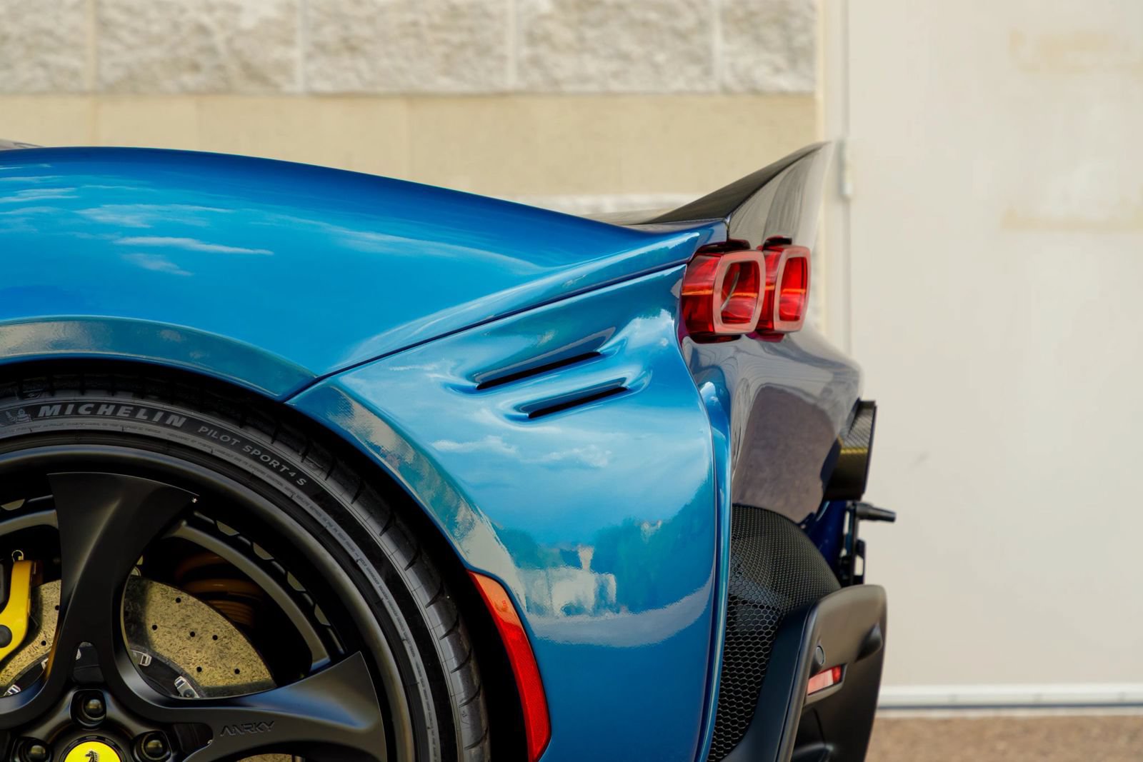 Used 2023 Ferrari SF90 Spider AWD/4WD image 39