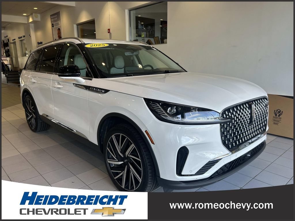 Used 2025 Lincoln Aviator Reserve w/ Equipment Group 201A AWD/4WD video 1