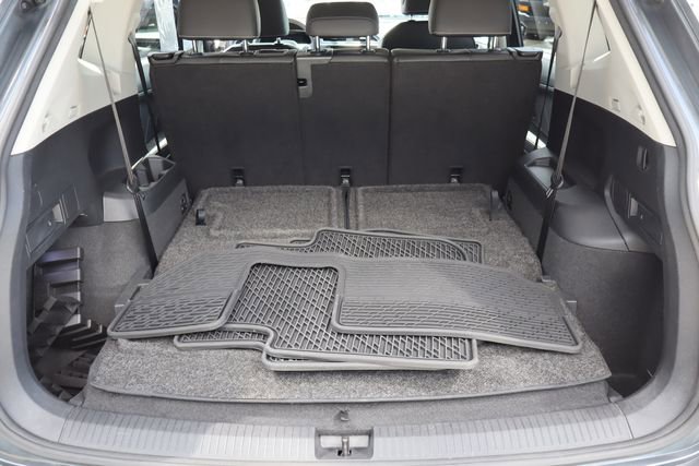 Used 2022 Volkswagen Tiguan SE image 22