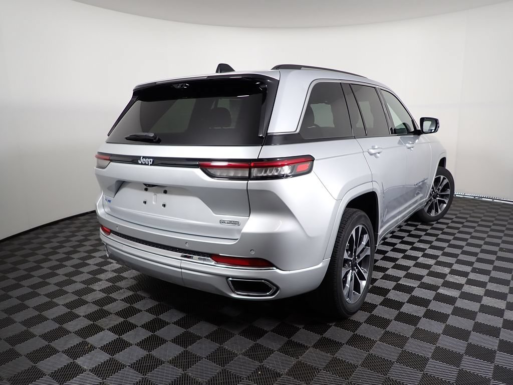 Used 2022 Jeep Grand Cherokee Overland w/ Luxury Tech Group IV AWD/4WD image 21
