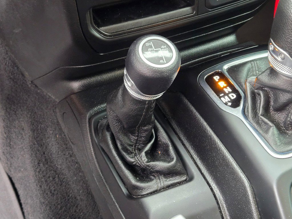 Used 2021 Jeep Gladiator Willys image 25