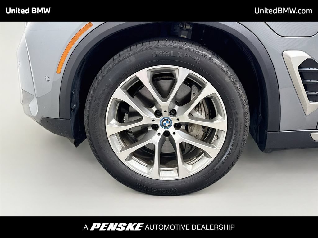 Used 2025 BMW X5 xDrive50e w/ Climate Comfort Package AWD/4WD image 9