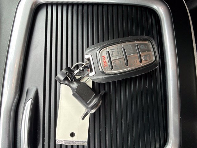 Used 2024 Chrysler Pacifica Limited FWD image 30