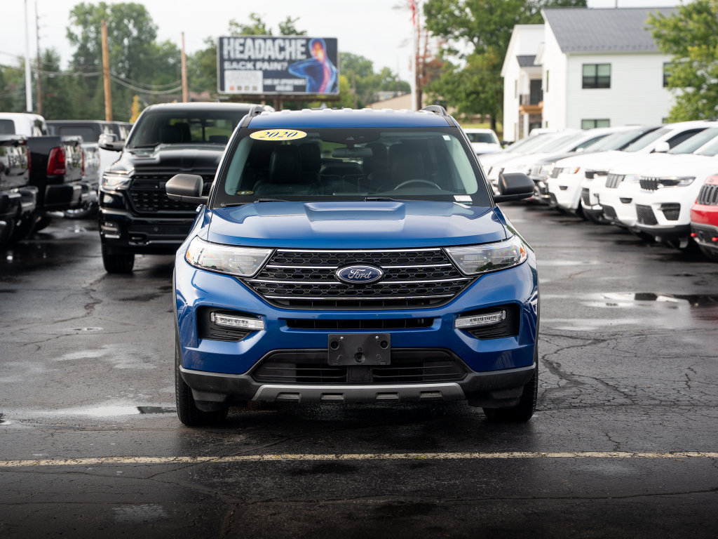 Used 2020 Ford Explorer XLT w/ Equipment Group 202A AWD/4WD image 3