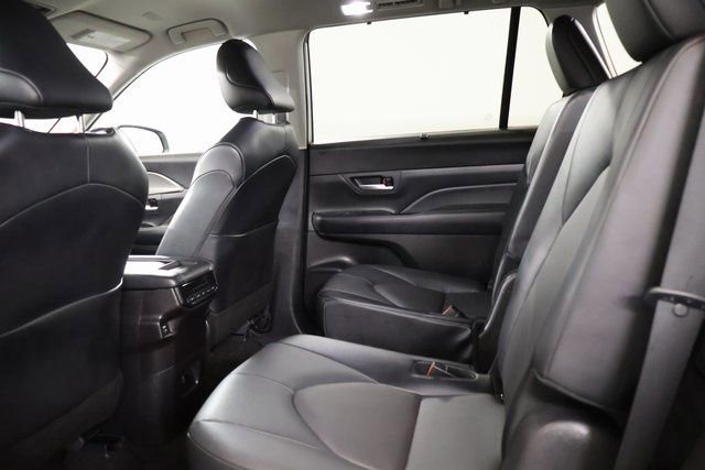 Certified 2024 Toyota Grand Highlander XLE image 30