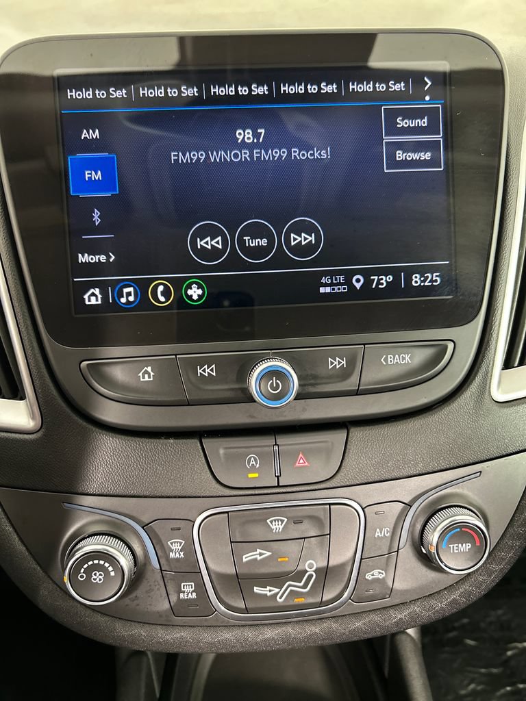 Used 2025 Chevrolet Malibu RS FWD image 14