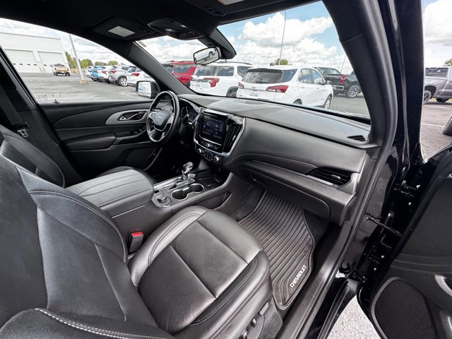 Used 2022 Chevrolet Traverse LT image 13