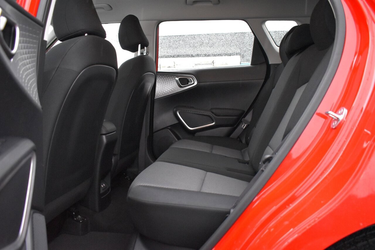 Used 2023 Kia Soul S FWD image 27