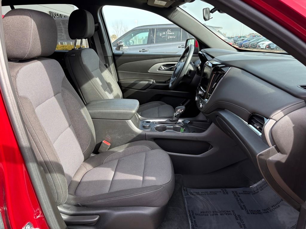 Used 2023 Chevrolet Traverse LT image 16
