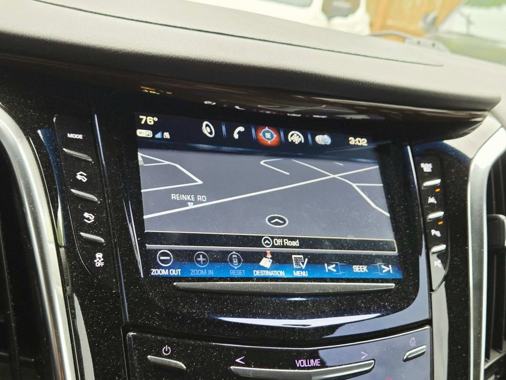 Used 2018 Cadillac Escalade Premium Luxury w/ LPO, Radiant Package AWD/4WD image 32
