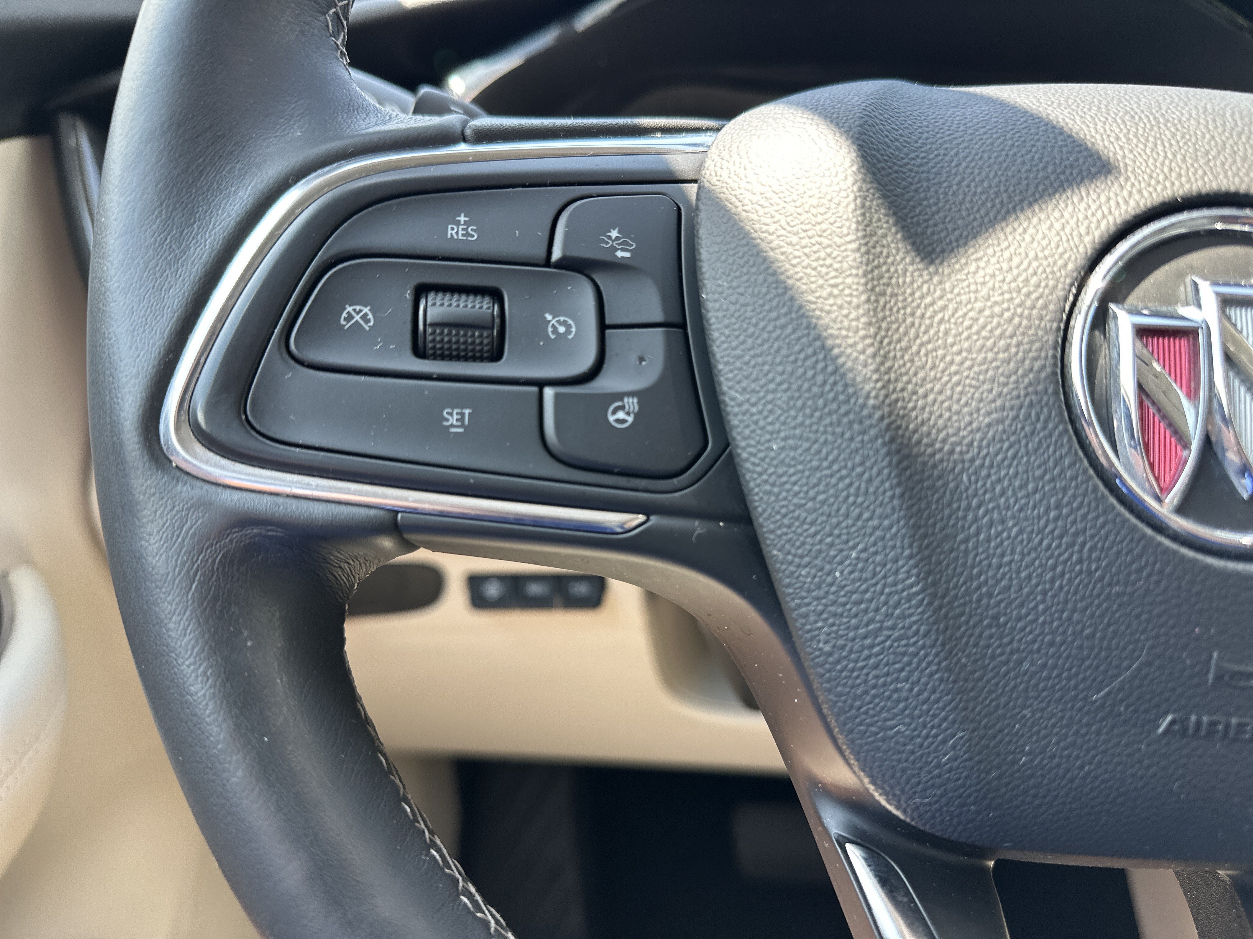 Used 2021 Buick Envision Essence w/ Technology Package I FWD image 19