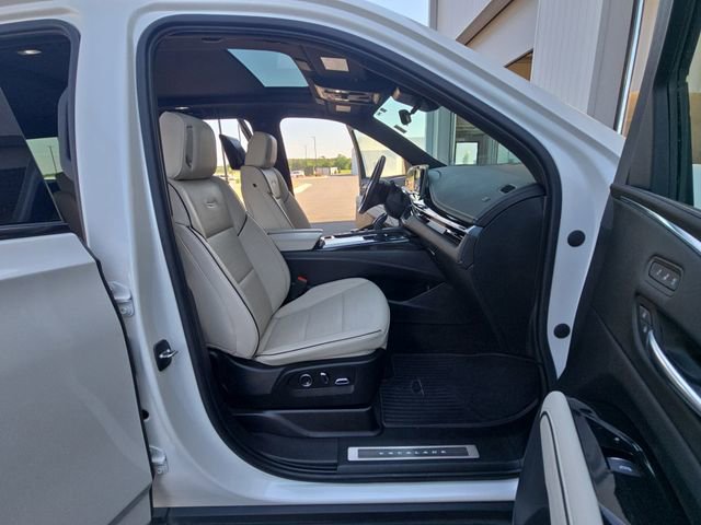 Used 2021 Cadillac Escalade Sport w/ Driver Assist Tech Package AWD/4WD image 23