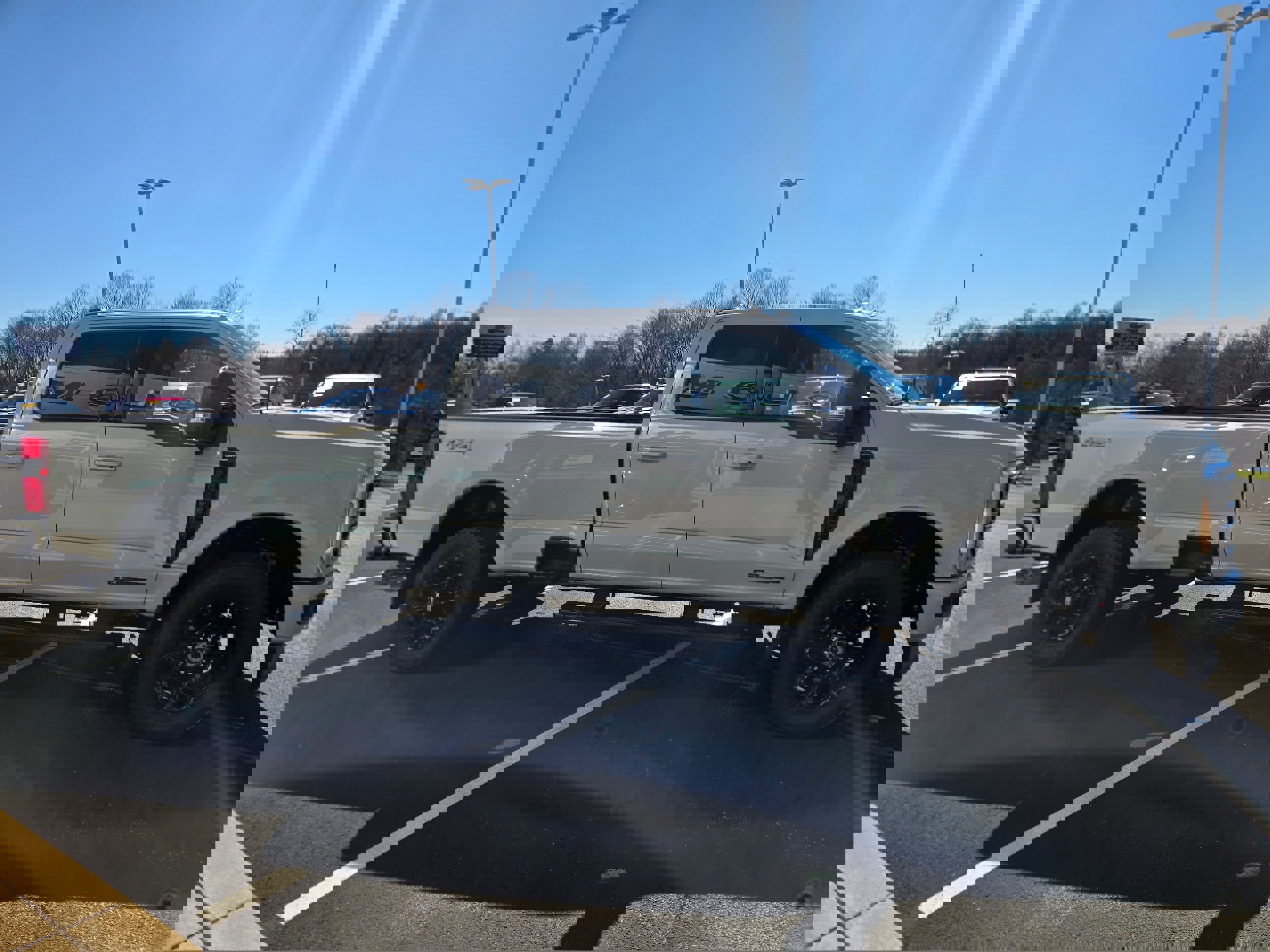 New 2026 Ford F250 Lariat w/ Black Appearance Package image 4