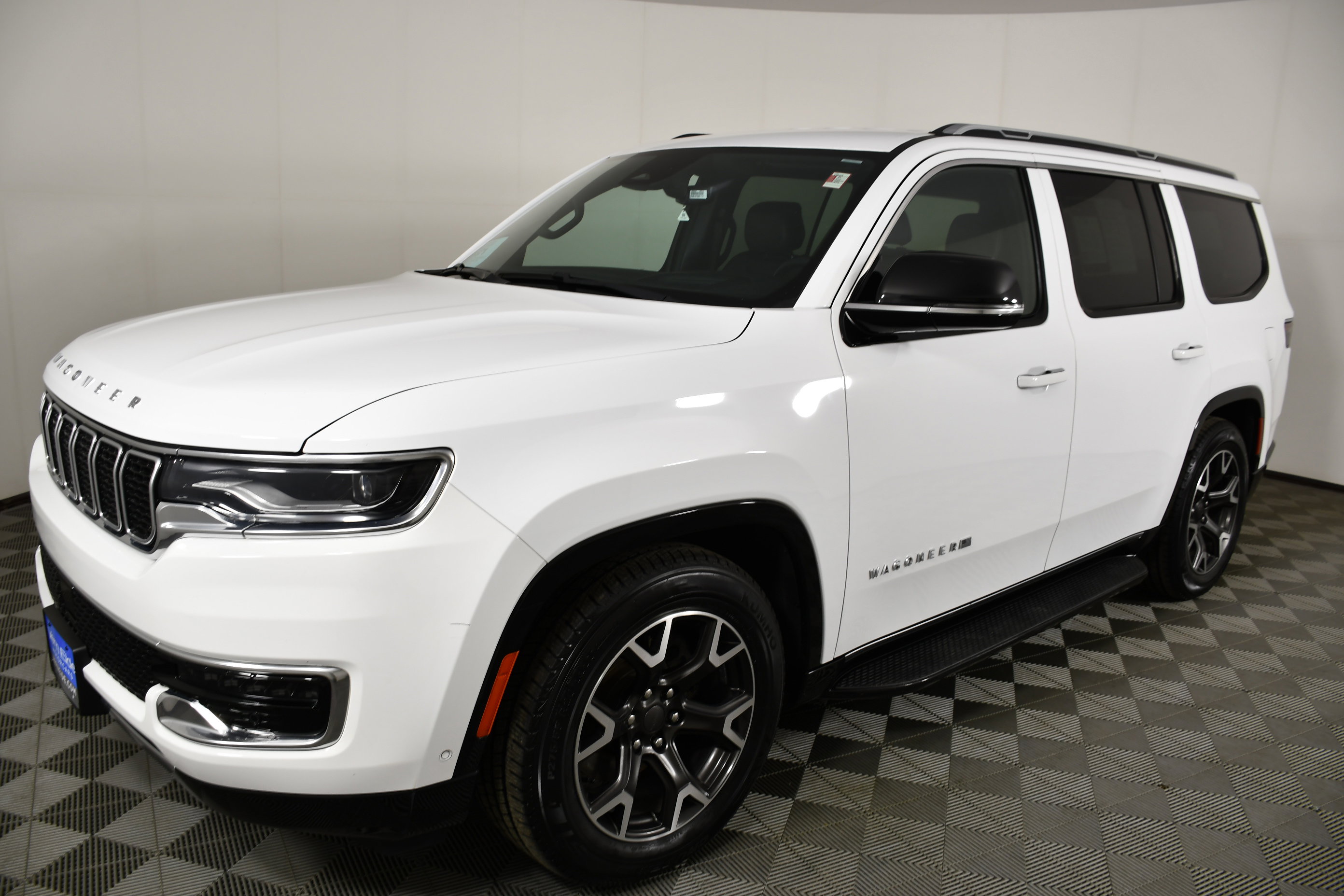 Used 2024 Jeep Wagoneer Series III AWD/4WD image 10