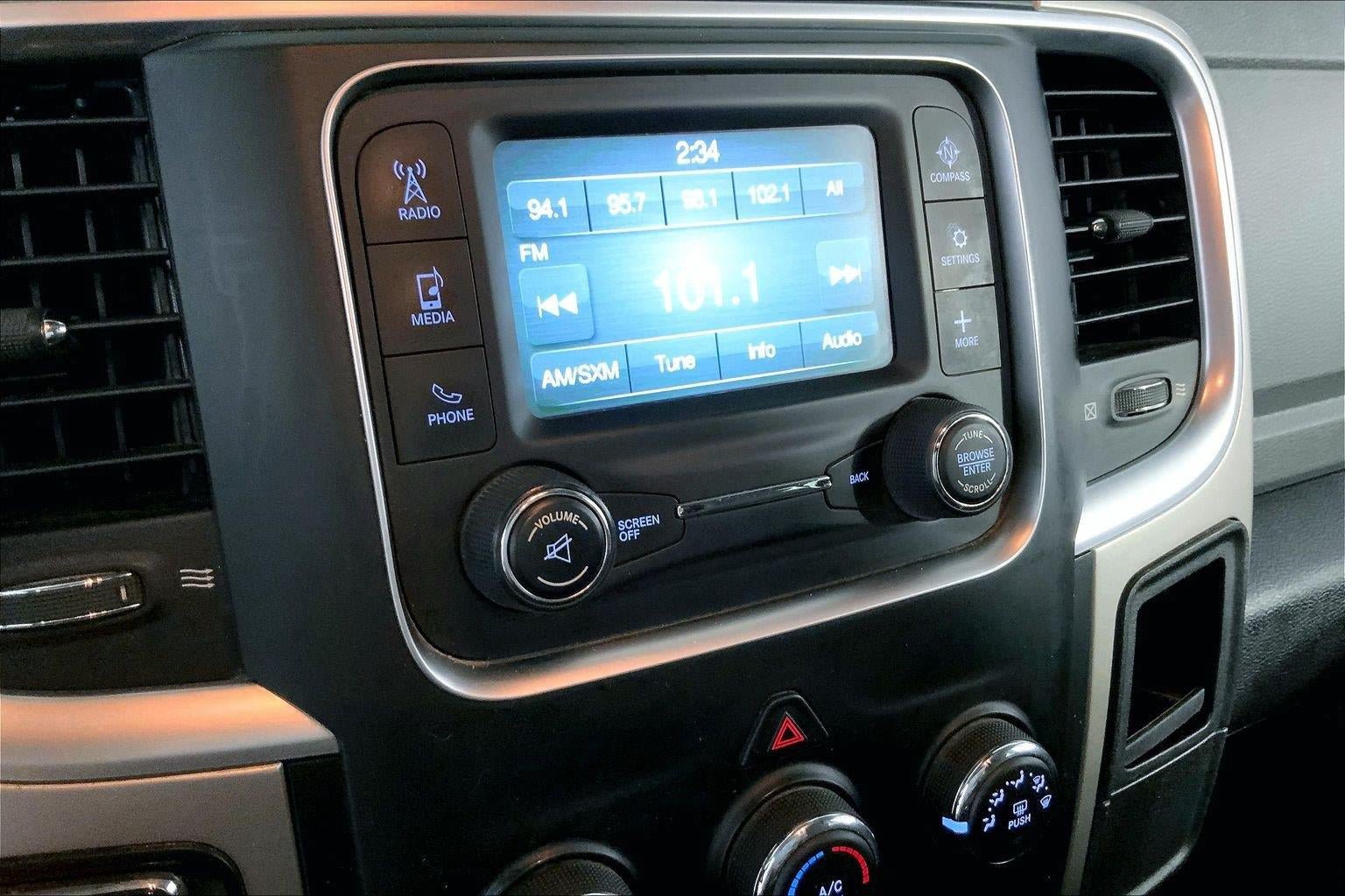 Used 2016 RAM 1500 Classic SLT AWD/4WD image 6