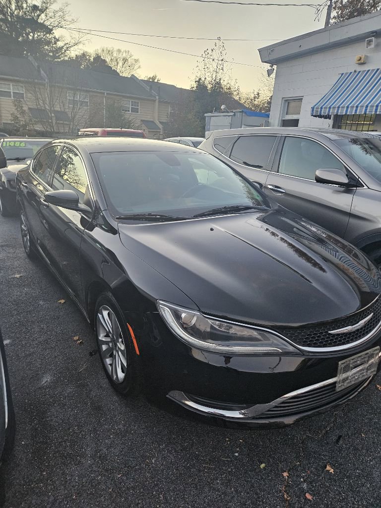 Used 2015 Chrysler 200 Limited image 3