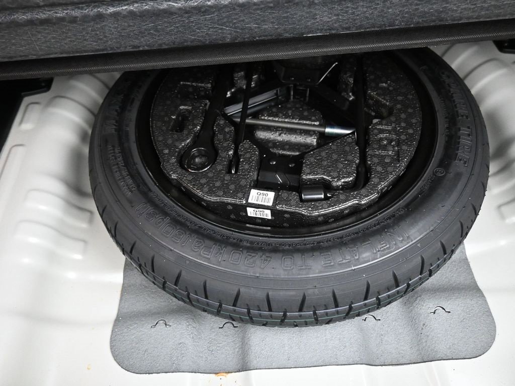 Certified 2025 Kia Seltos SX w/ SX Sunroof Package image 23