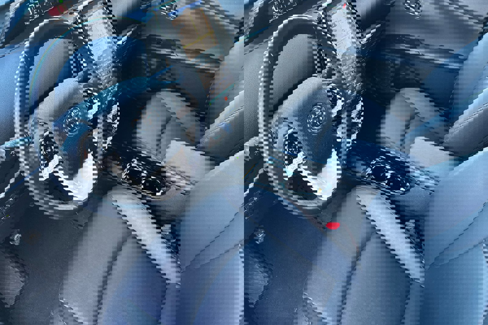 Certified 2019 Toyota Prius Prime Advanced w/ Preferred Accessory Package image 9