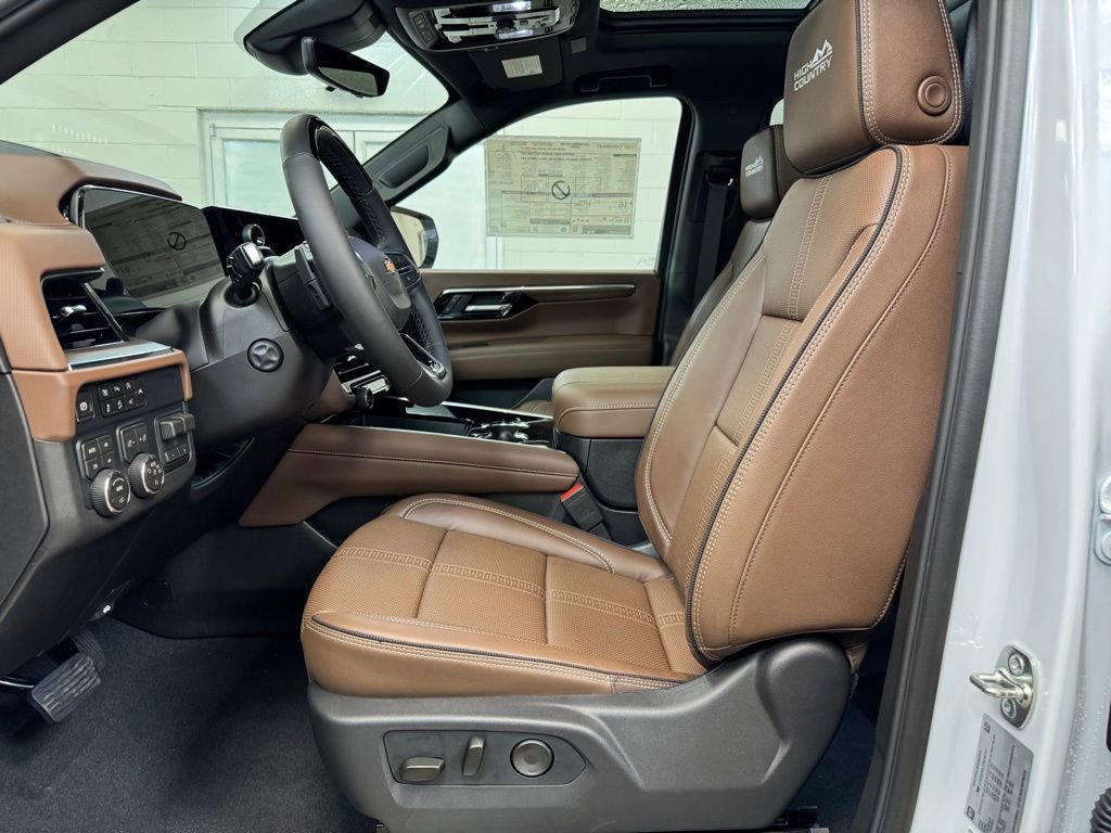 New 2026 Chevrolet Suburban High Country AWD/4WD image 12