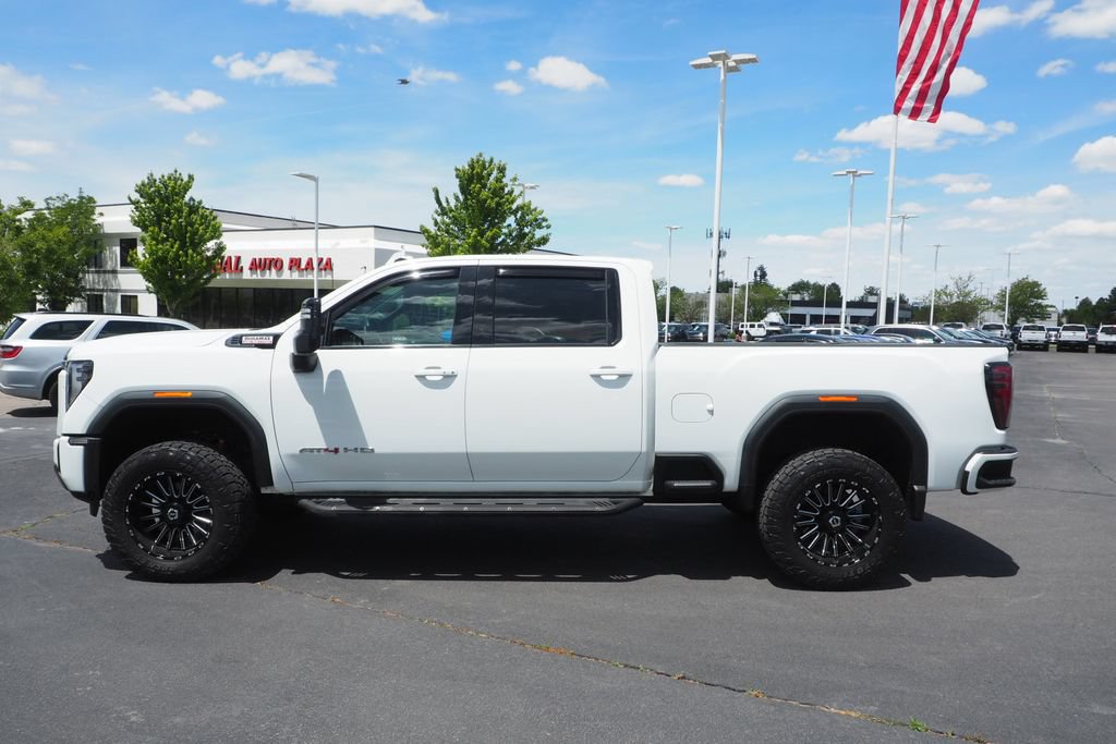 Used 2024 GMC Sierra 3500 AT4 w/ Technology Package AWD/4WD image 4