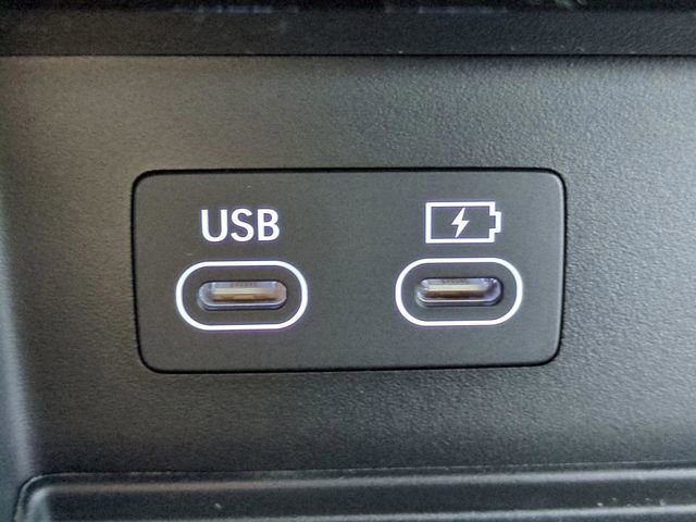 Certified 2025 Genesis GV80 2.5T Standard AWD/4WD image 19