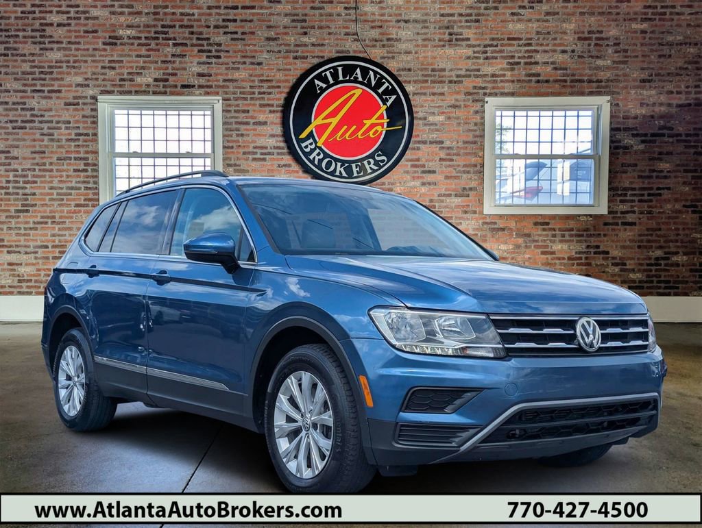 Used 2018 Volkswagen Tiguan SE w/ Panoramic Sunroof Package