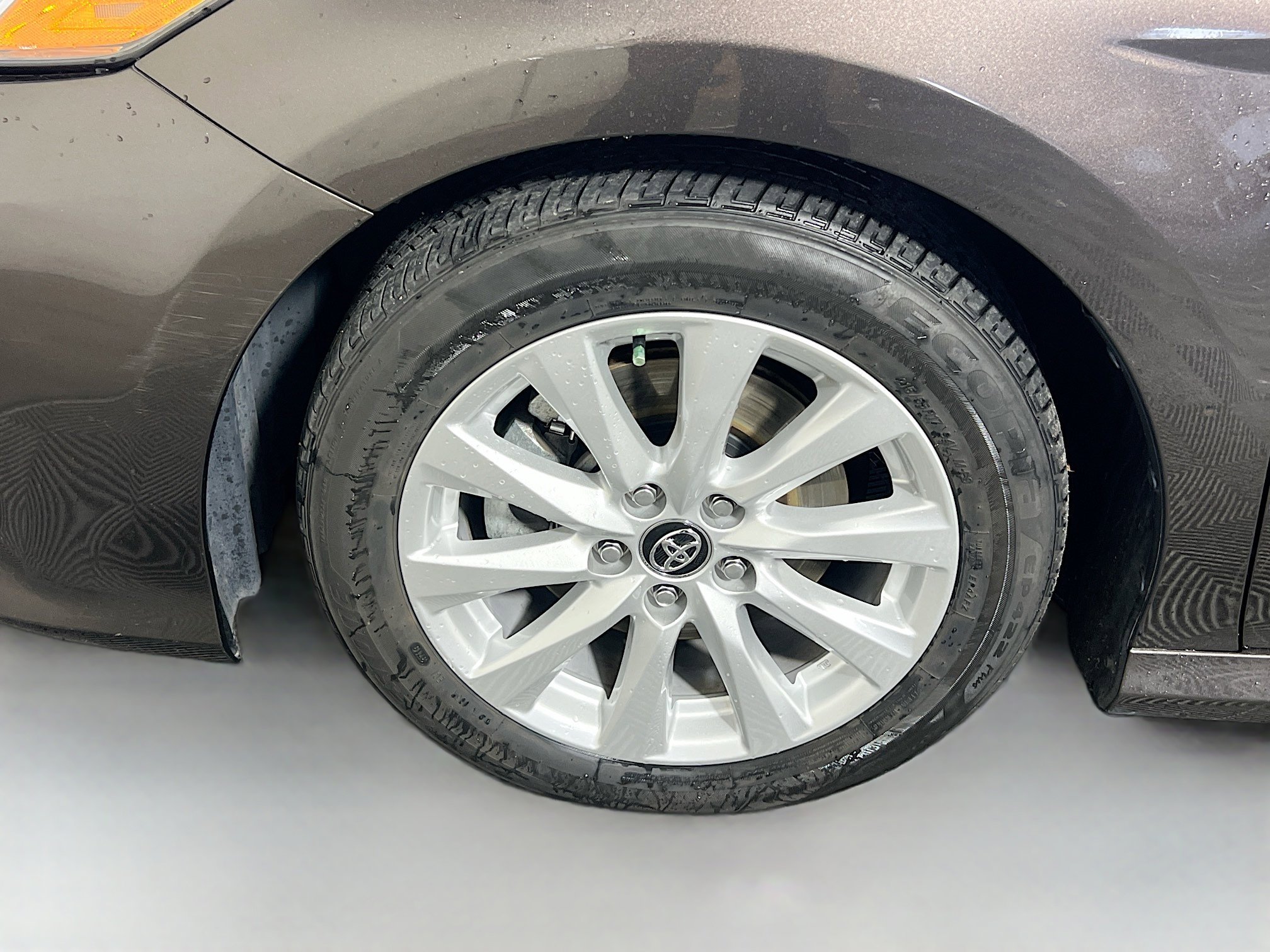 Used 2020 Toyota Camry LE FWD image 13