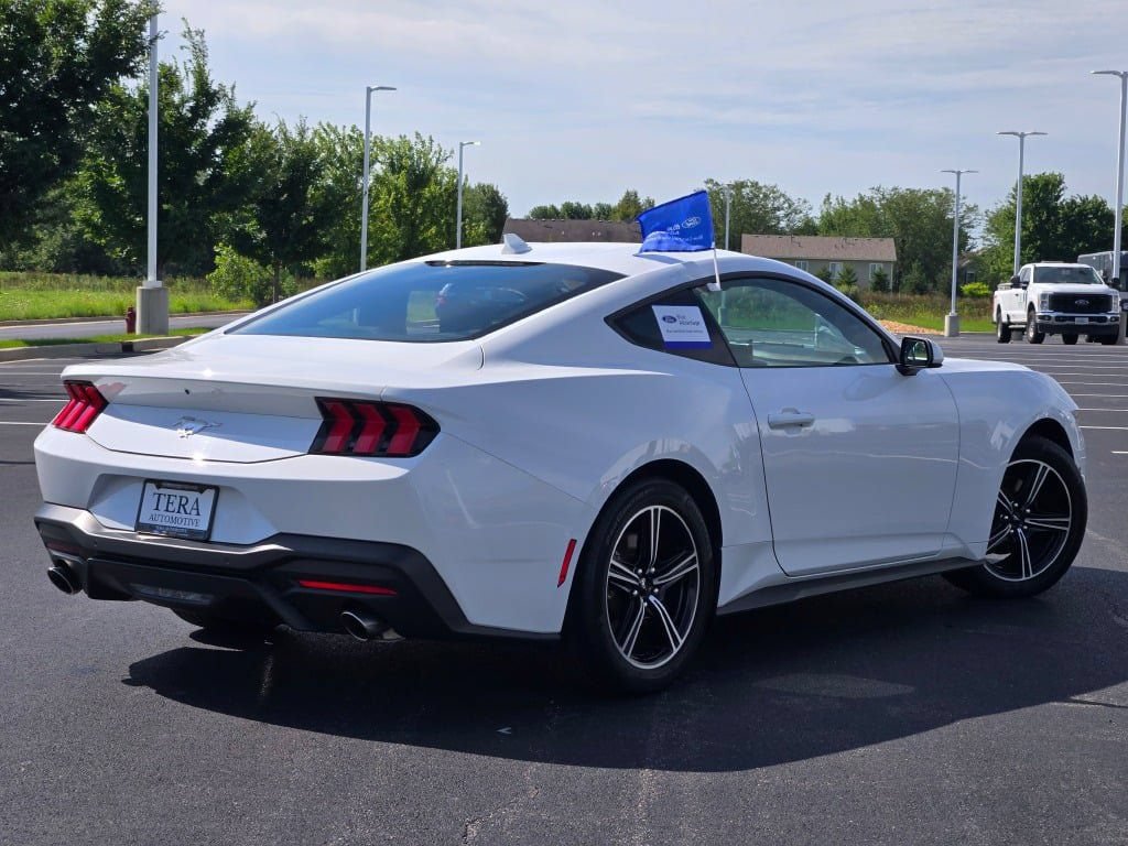 Used 2024 Ford Mustang Coupe RWD image 8