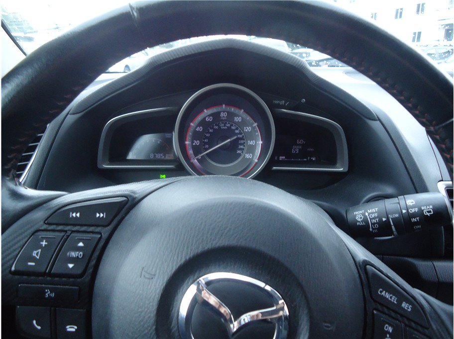 Used 2014 MAZDA MAZDA3 i Touring w/ Technology Package FWD image 24