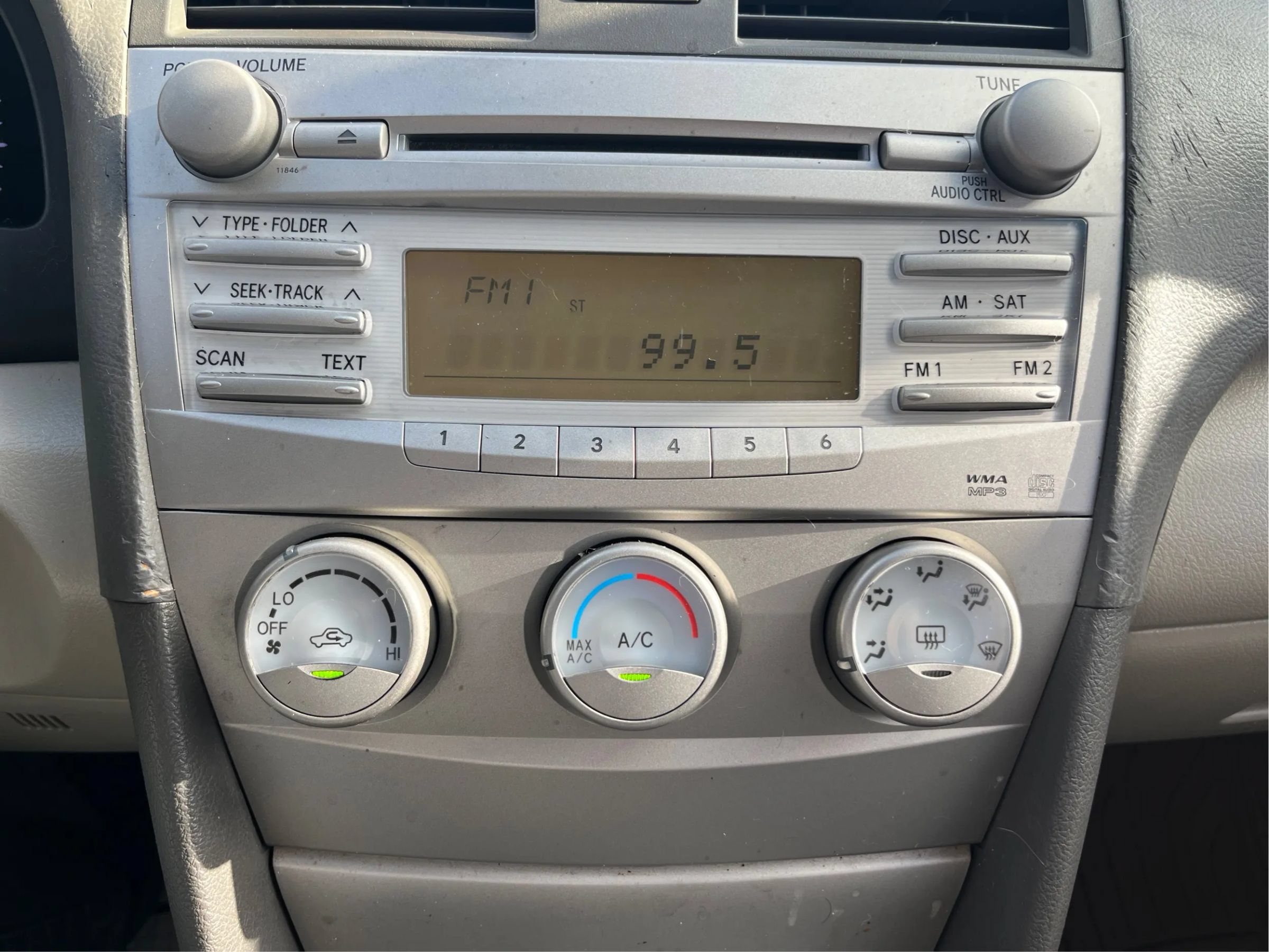 Used 2011 Toyota Camry LE w/ LE Extra-Value Pkg FWD image 28